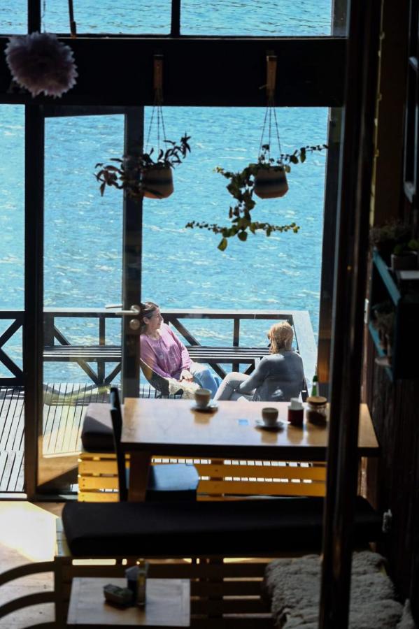 Hotel & Cafe Bauda 카스트로 외부 사진